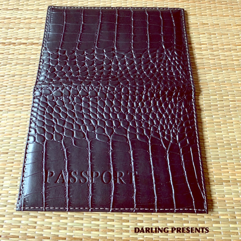 BLACK CROC PASSPORT HOLDER - Picture 2 of 7